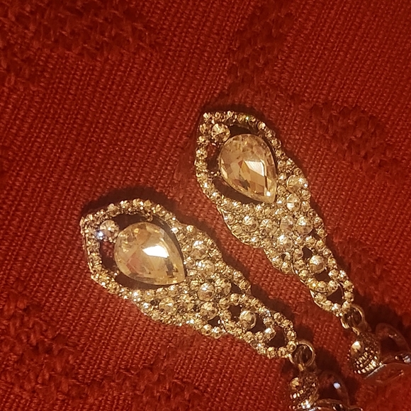 Silver crystal chandelier earrings - Picture 5 of 5